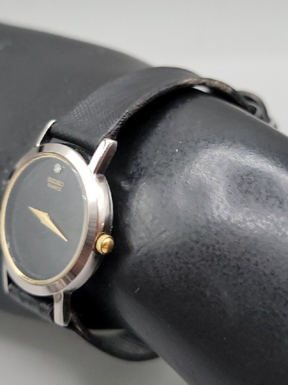 Vintage Seiko 1N00-0C99 Ultra Slim Minimalist Watch Diamond Accent 26mm 7" - Picture 4 of 16